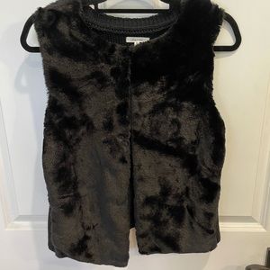 NWOT faux fur vest